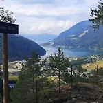 Fjordpust Og Fjellsteg - Apartment *
