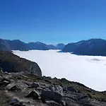 Fjordpust Og Fjellsteg - Stryn