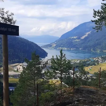 Fjordpust Og Fjellsteg - Apartment *