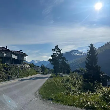 Fjordpust Og Fjellsteg - *