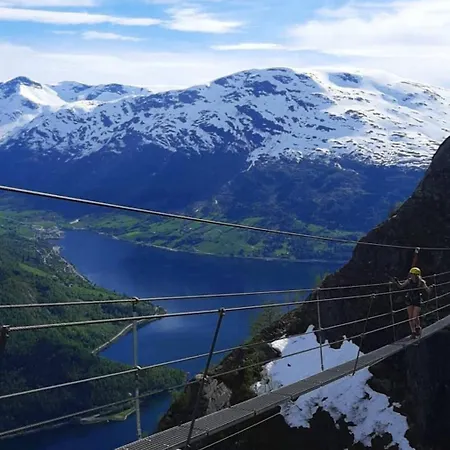 Fjordpust Og Fjellsteg - *