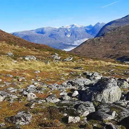 Fjordpust Og Fjellsteg - Stryn
