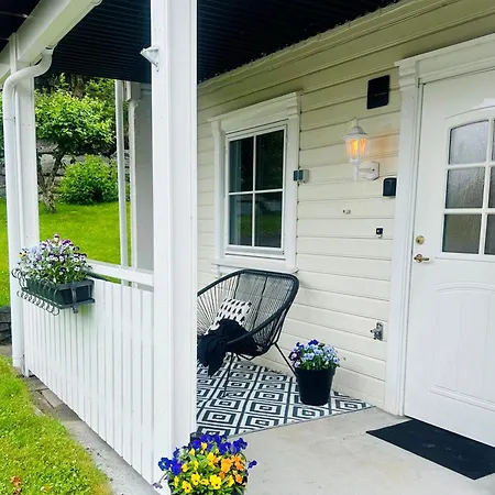 Fjordpust Og Fjellsteg - Lägenhet Stryn