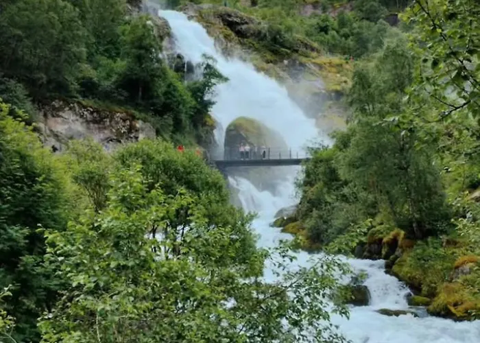 Fjordpust Og Fjellsteg - Apartament Stryn