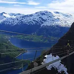 Fjordpust Og Fjellsteg - *